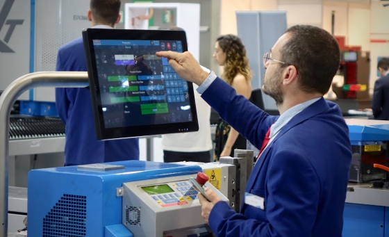Distribuidor oficial de marcas líderes en maquinaria para transformación metálica en Barcelona.