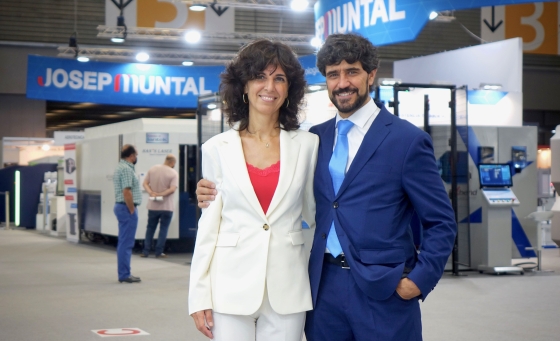 Empresa líder en distribución de maquinaria industrial para chapa metálica en España, especializada en corte láser de fibra, plegadoras eléctricas, punzonadoras CNC y automatización industrial.
