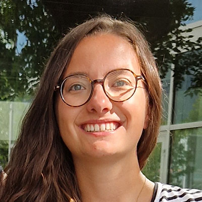 Estelle CHARASSON, ingeniera de aplicaciones de tubos